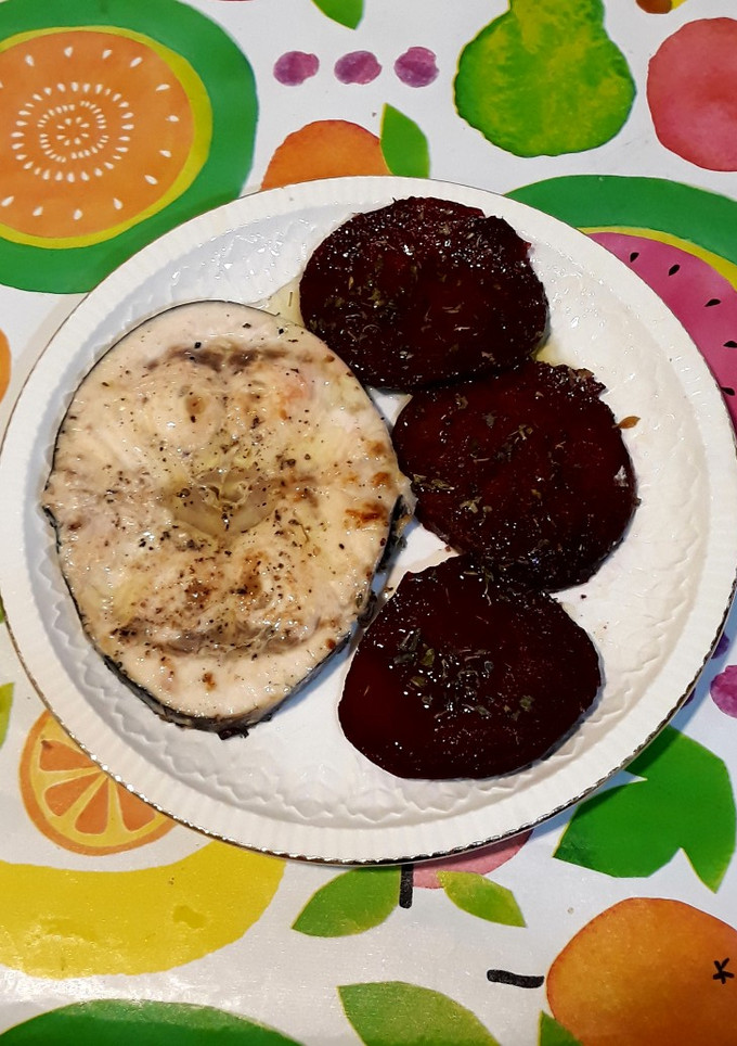 Una foto de Emperador y remolacha a la plancha con especias