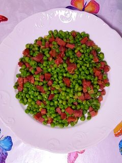 Una foto de Guisantes con jamón