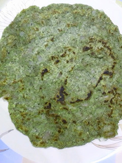 பச்சை பயறு அடை (Pachai payaru adai recipe in tamil) செய்முறை முக்கிய புகைப்படம்