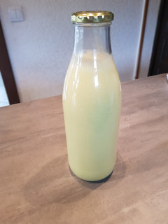Una foto de Batido de piña con leche de coco