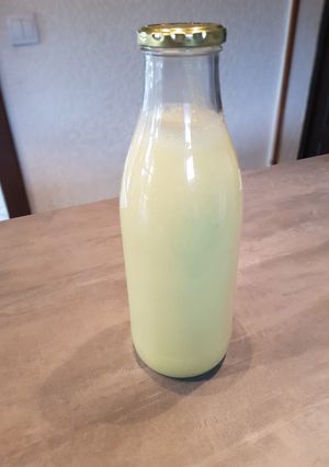 Una foto de Batido de piña con leche de coco