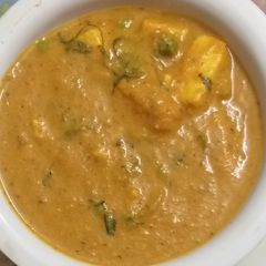 A picture of Mutter Paneer.
