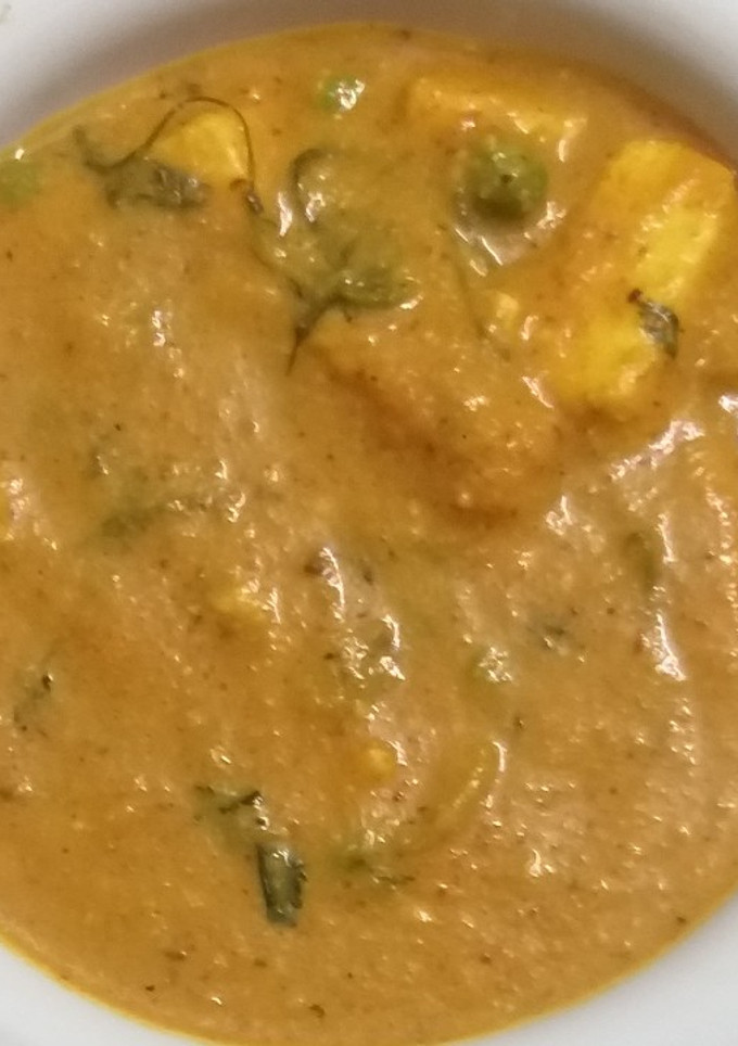 A picture of Mutter Paneer.