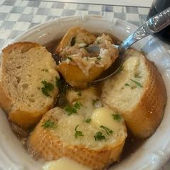 A picture of French Onion Soup.