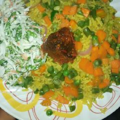 Fried rice n pepper meat with salad A picture of Fried rice n pepper meat with salad.