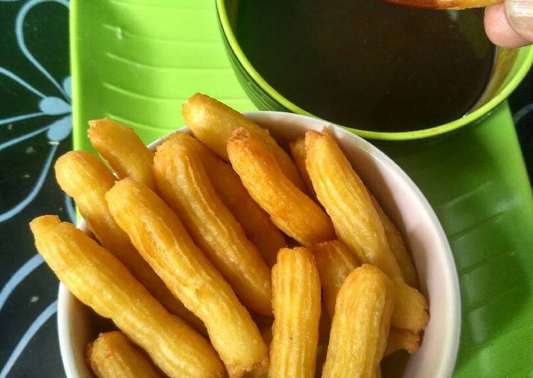 Churros ubi saus coklat