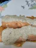 Salmón en airfryer con salsa de yogur a mi estilo y cebolla caramelizada (sin azúcar)