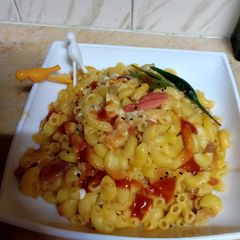 A picture of Macaroni.