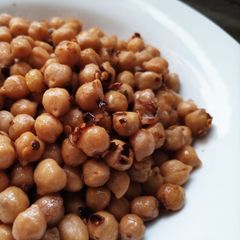 A picture of Spicy Chickpea Chaat.