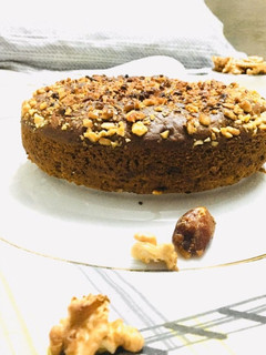 डेट्स वॉलनट केक (dates walnut cake recipe in Hindi) रेसिपी मुख्य फोटो