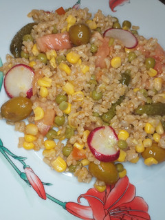 Una foto de Ensalada de arroz integral