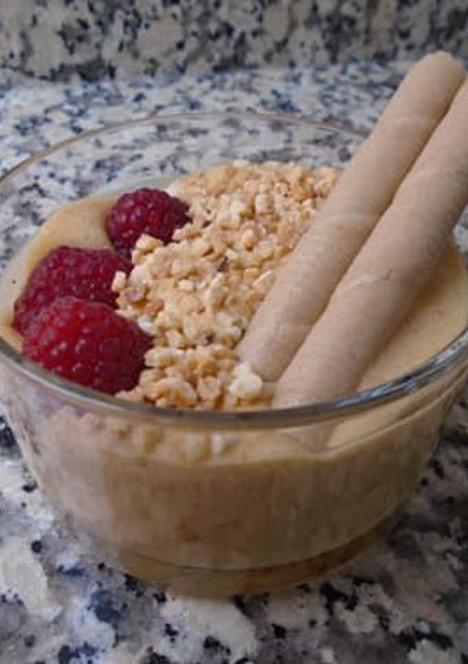Una foto de Crema de turrón de Jijona esponjosa