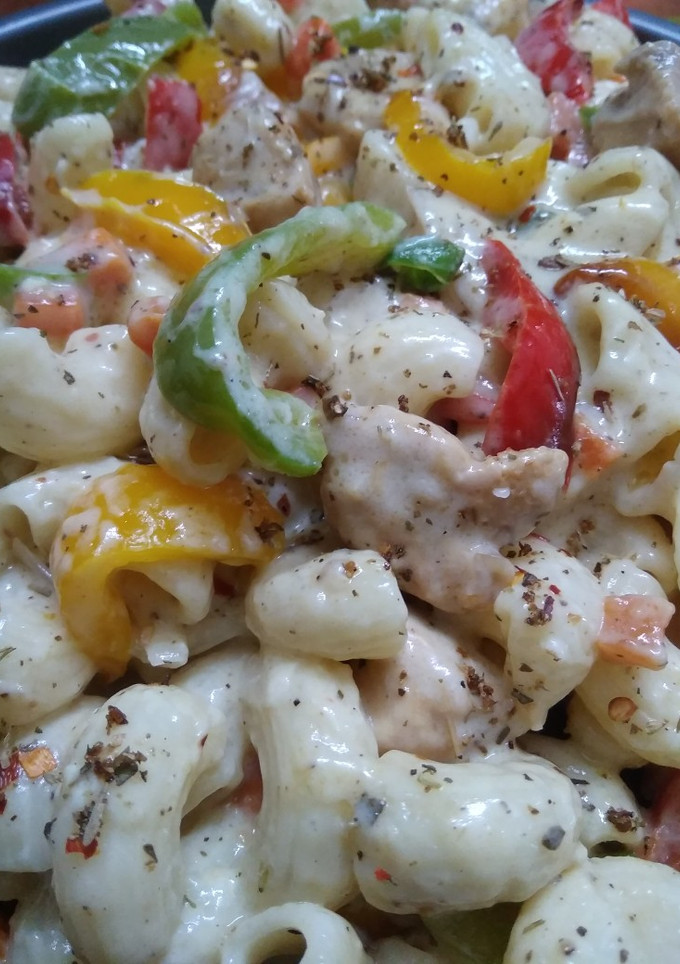 হোয়াইট সস চিকেন পাস্তা (White sauce chicken pasta recipe in Bengali) রেসিপির প্রধান ছবি