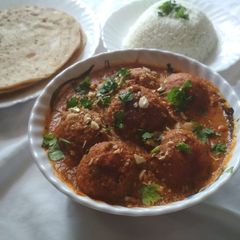 A picture of Gulab Jamun ki sabzi. Gulab jamun kofta.