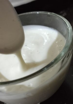 صورة لوصفة صلصة ثومية على طريقتي 🧄🥚