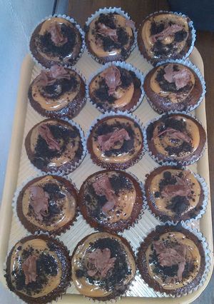 Una foto de Cupcakes de chocolate con arequipe
