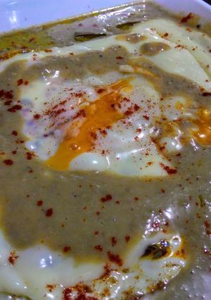 Una foto de CREMA De Lentejas, Huevos y Queso Mozzarella...!