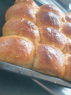 A picture of Garlic buns.