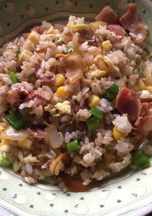 培根玉米蛋炒飯🥓🌽🥚 的食譜成品照片
