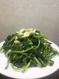Hình của món Rau lang xào mẻ.