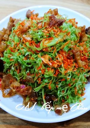 Hình của món Rau muống trộn tép sấy.