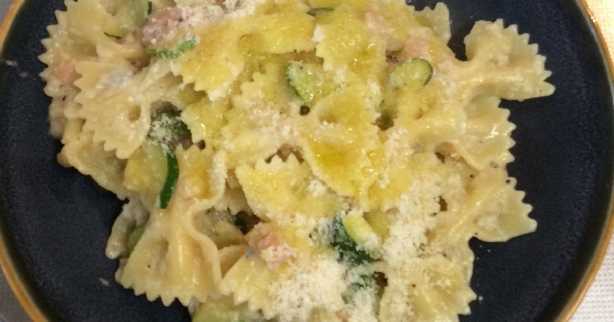 Ricetta Farfalle Con Zucchine E Pancetta Al Profumo Di Gorgonzola di ...