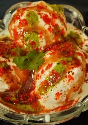 A picture of Dahi bade.