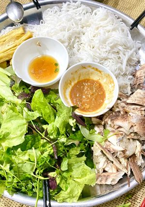 Hình của món Bún cá cuốn chấm mắm dì Cẩn 🤤.
