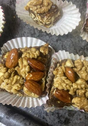 صورة لوصفة حلوى التمر والمكسرات الصحية