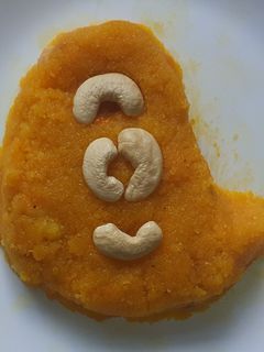 मॅगो शिरा (mango sheera recipe in marathi) रेसिपी चे मुख्य फोटो