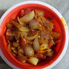 A picture of Pyaz Tamatar ki instant sabzi.