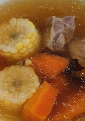 A picture of Corn pork ribs soup.