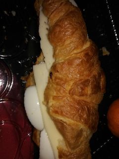 Una foto de Croissant relleno para cenar