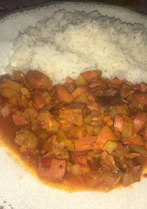 Una foto de Guiso de salchichas con longaniza ahumada