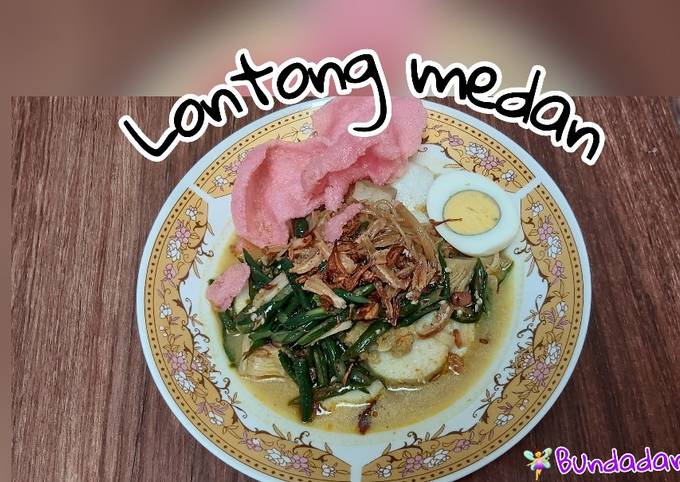 Lontong Medan ala Lontong Padang Maknyosss kali Bah.