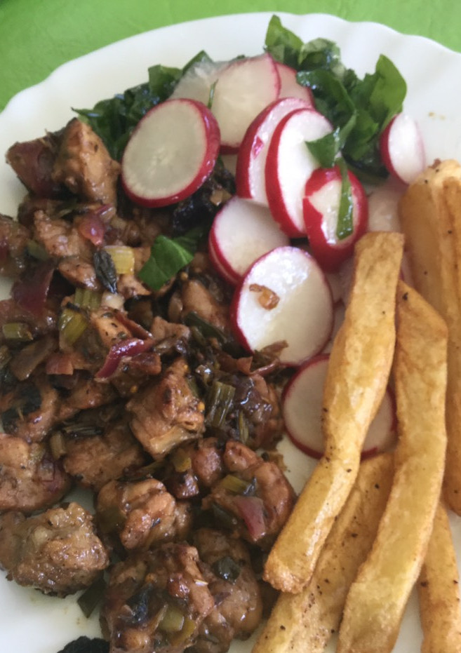Una foto de Mollejas Crocantes con Puerros y Verdeo