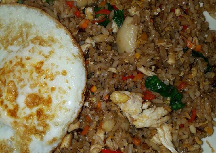 Nasi Goreng Ayam Rajas