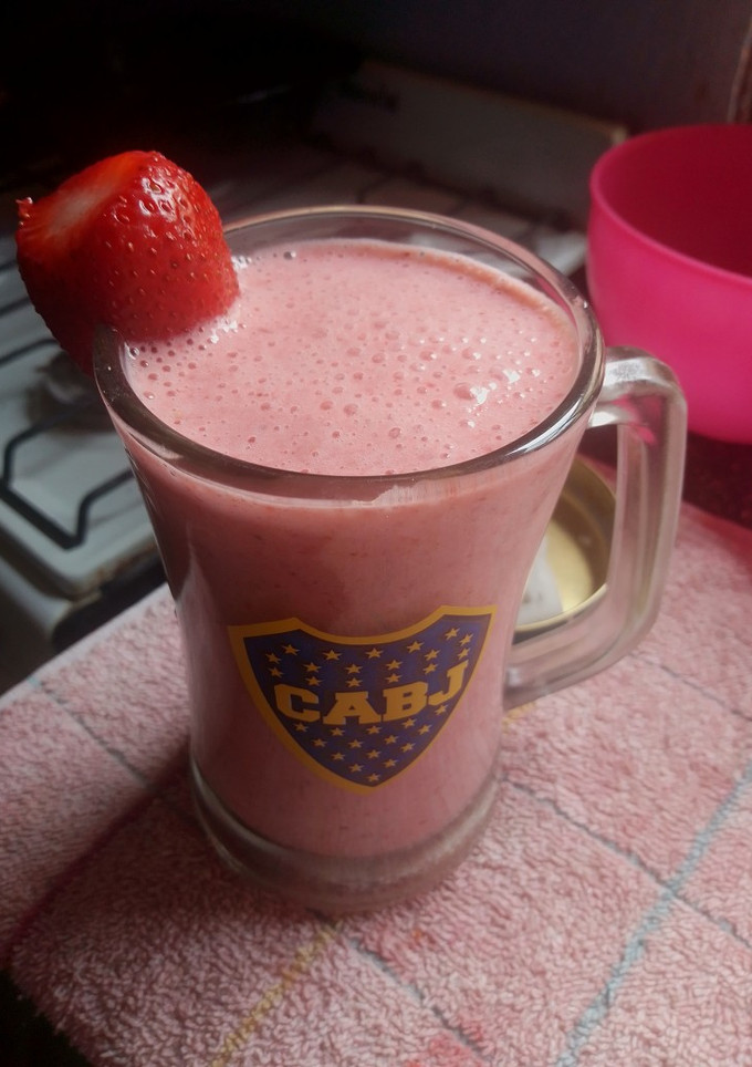 Una foto de Licuado de frutillas 🍓