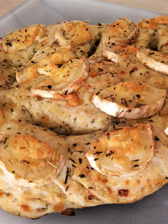 Une photo de Fougasse chèvre miel & herbes de provence