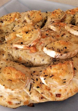 Une photo de Fougasse chèvre miel & herbes de provence