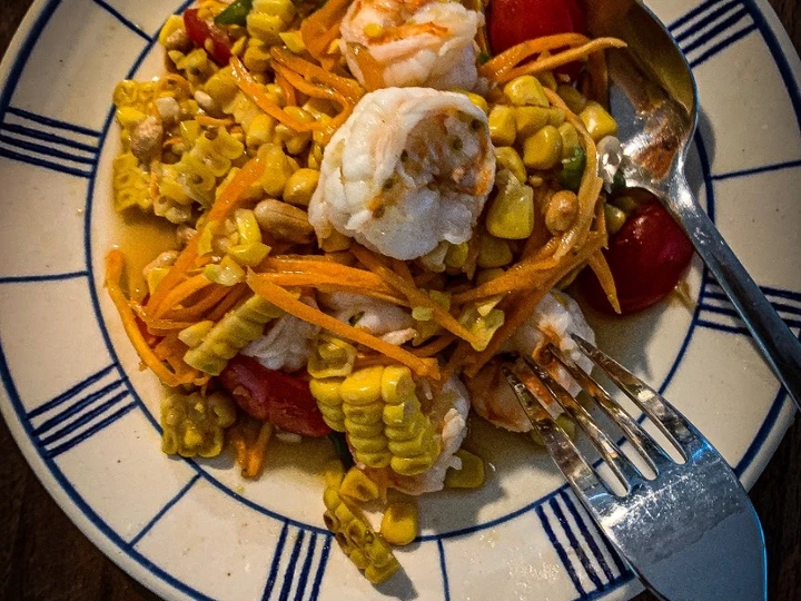 Easy Way Prepare Spicy-sweet corns salad with prawn or Tam Khaw Phod the So Delicious So Delicious