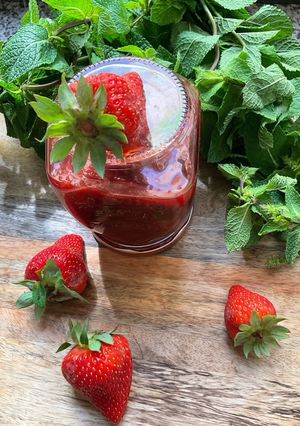 Une photo de 🥄Confiture 🫙fraise 🍓 menthe🪴🍃