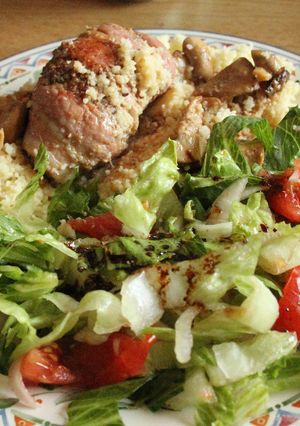 Una foto de Guindas de aquellas, champignonadas...con ensalada