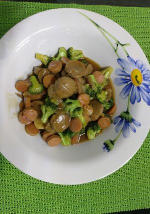 Foto resep Tumis brokoli sosis