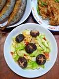 Tumis oyong ebi telur dengan jamur shitake