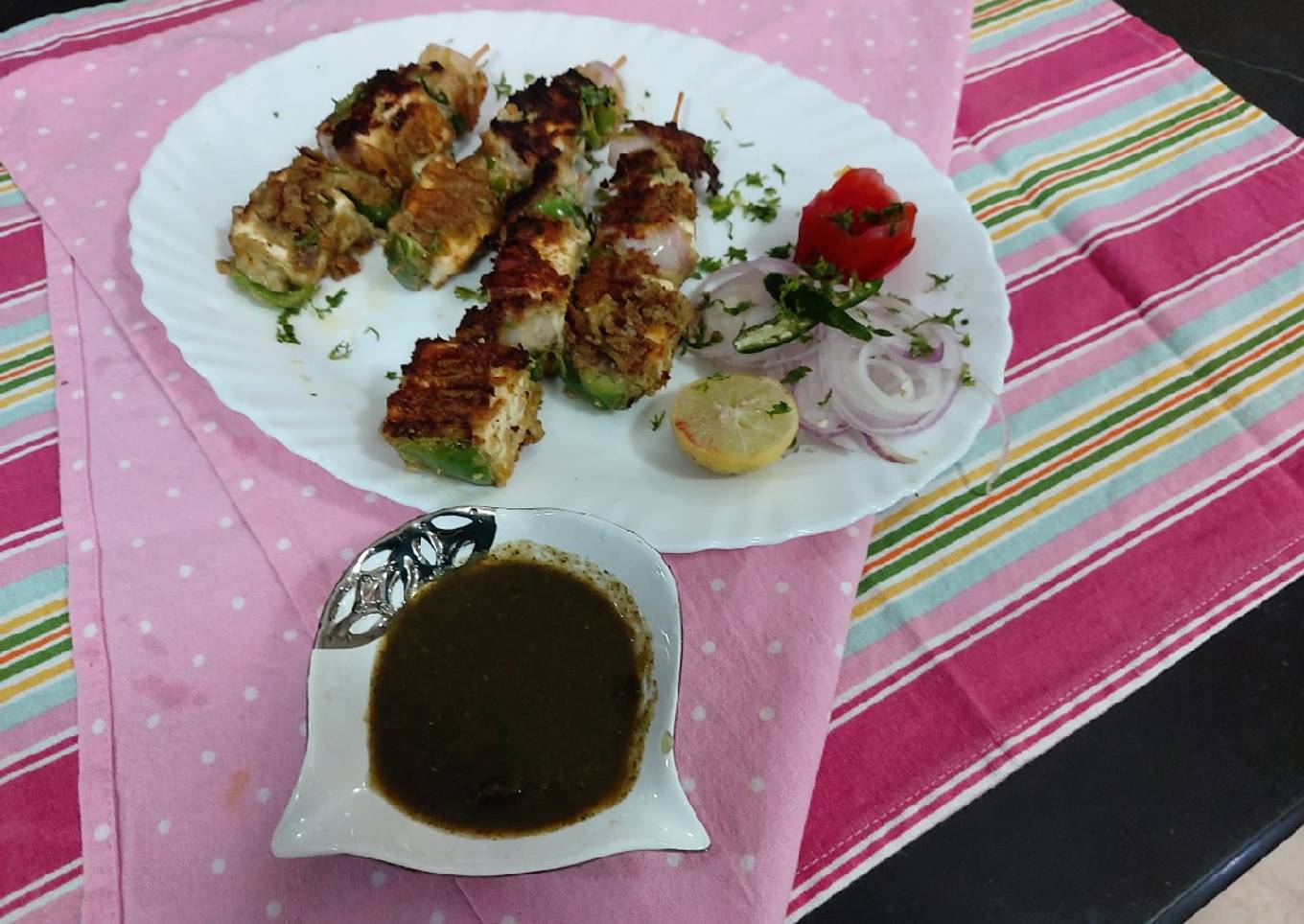 Saunfia grilled paneer with mint chattny