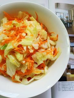 高麗菜炒紅蘿蔔絲 的食譜成品照片