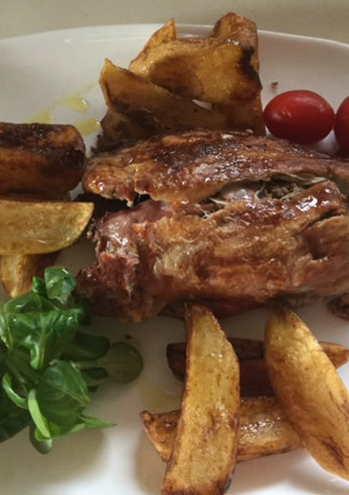 Una foto de Solomillo de cerdo, con paté y bacon