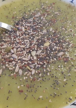 Una foto de Operación bikini modo on: Puré de verduras blancas y semillas