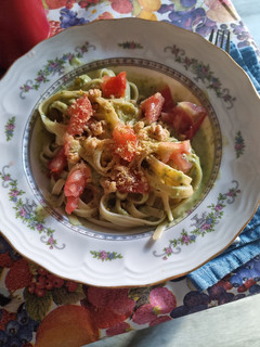 Una foto de Pasta con aguacate